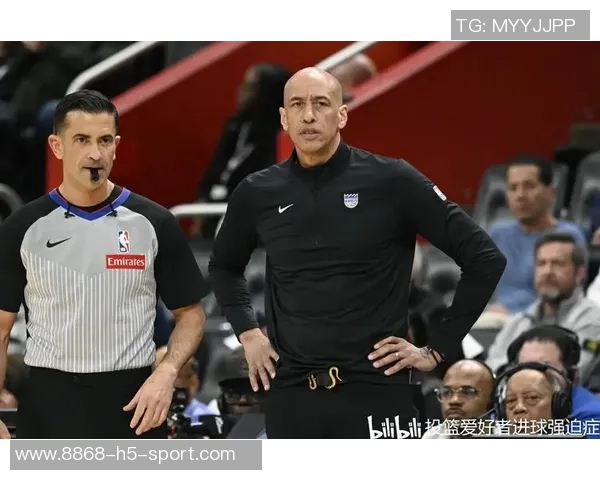 勇士与国王半场激战库里表现出色德罗赞拉文威少各有贡献